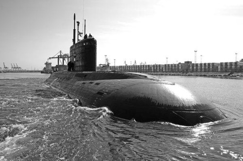 Submarine heading for Vietnam  - ảnh 1